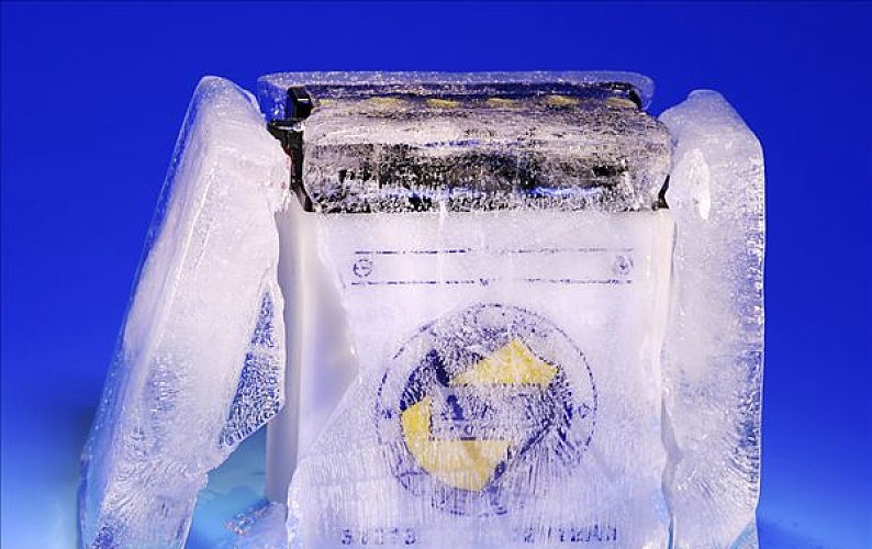 蓄锂成年人免费看片组在线监测维护系统研究与设计